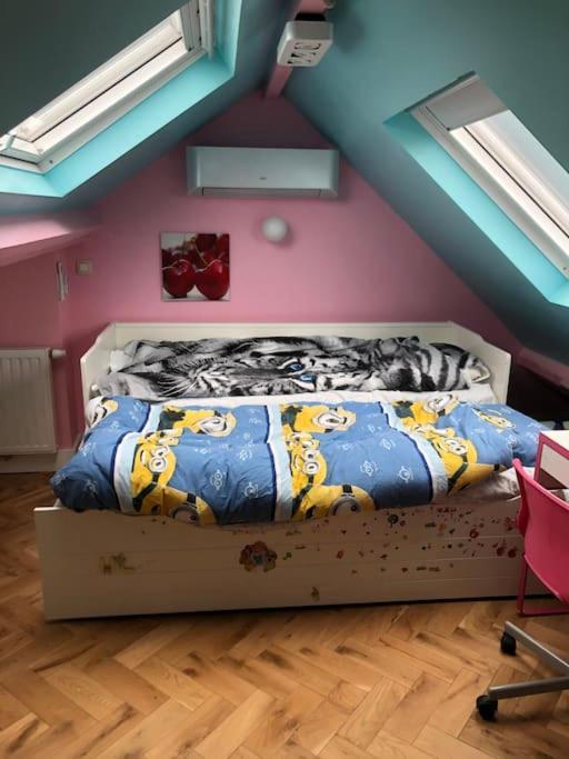 Stay In Maison De Metre In Etterbeek Брюксел Екстериор снимка
