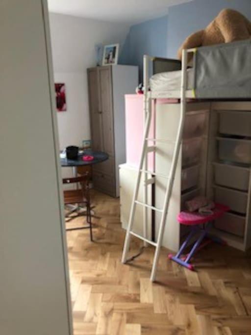 Stay In Maison De Metre In Etterbeek Брюксел Екстериор снимка